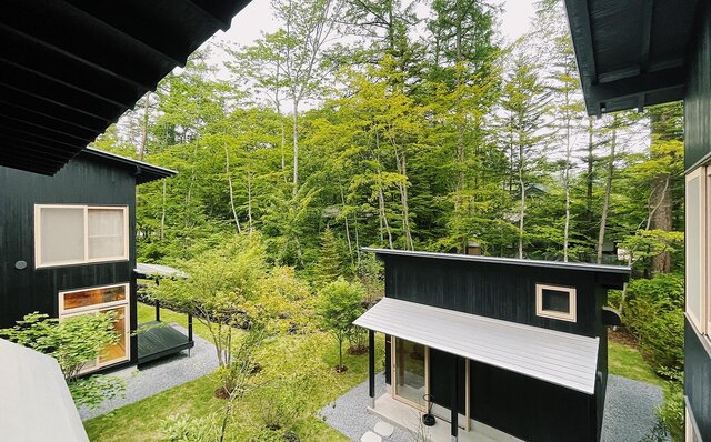 「ししいわハウス軽井沢」で楽しむ建築美と自然の静穏|TRAVEL 「ししいわハウス軽井沢」で楽しむ建築美と自然の静穏|TRAVEL