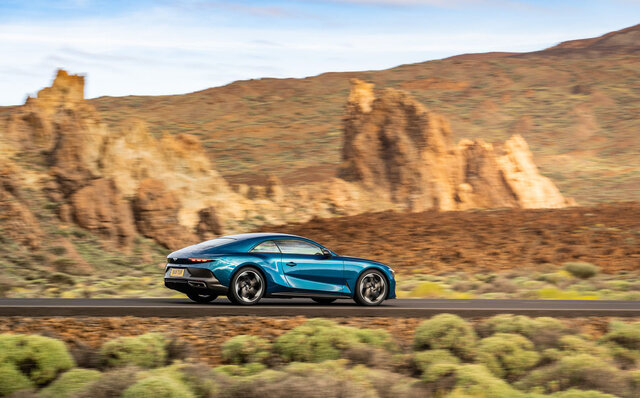 W12エンジンを搭載した18台限定の2シーターGT「バトゥール」開発が完了|BENTLEY W12エンジンを搭載した18台限定の2シーターGT「バトゥール」開発が完了|BENTLEY