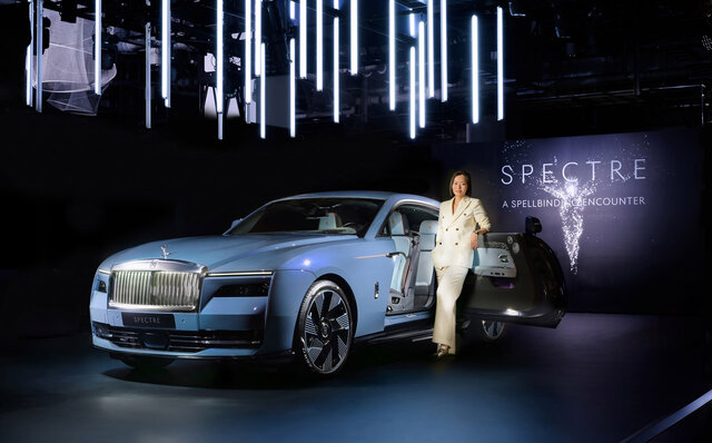 ロールス・ロイス初のBEVスペクターが日本上陸｜ROLLS-ROYCE