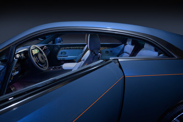 ロールス・ロイス初のBEVスペクターが日本上陸｜ROLLS-ROYCE