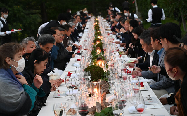 「THE OUTDOOR LIVING IN FURANO」  富良野の山頂の絶景で、セララバアド橋本宏一シェフが織りなすフルコースを食すスペシャルダイニングがこの秋開催 「THE OUTDOOR LIVING IN FURANO」  富良野の山頂の絶景で、セララバアド橋本宏一シェフが織りなすフルコースを食すスペシャルダイニングがこの秋開催