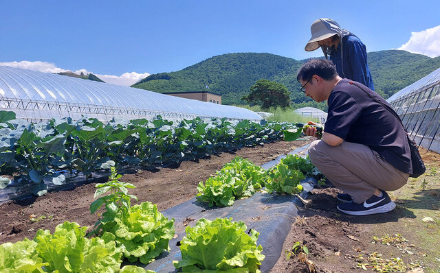 「THE OUTDOOR LIVING IN FURANO」  富良野の山頂の絶景で、セララバアド橋本宏一シェフが織りなすフルコースを食すスペシャルダイニングがこの秋開催 「THE OUTDOOR LIVING IN FURANO」  富良野の山頂の絶景で、セララバアド橋本宏一シェフが織りなすフルコースを食すスペシャルダイニングがこの秋開催