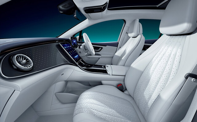 日本の道路事情に合ったボディサイズと取り回しの良さが特長の電動SUV「EQE SUV」が日本上陸｜Mercedes Benz