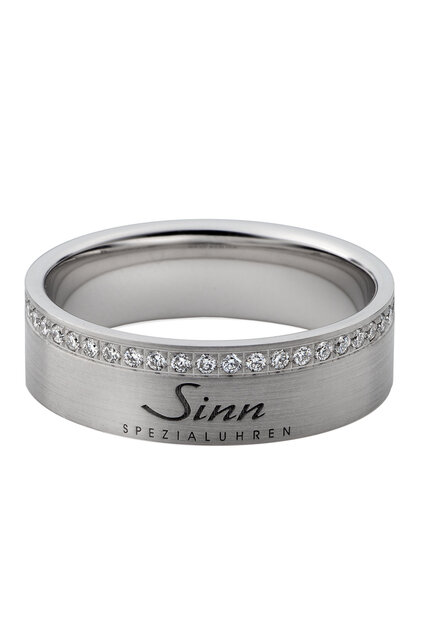 ドイツの鍛造製法を用いたリング。滑らかな付け心地と耐久性を兼ね備えた「ジン リング」｜SINN