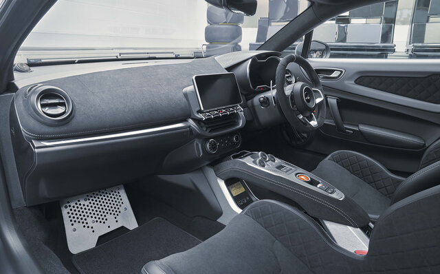 F1マシンのカーボン技術と素材を採用する限定車「アルピーヌ A110 S エンストン」が登場｜ALPINE