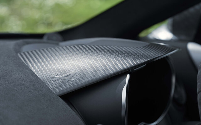 F1マシンのカーボン技術と素材を採用する限定車「アルピーヌ A110 S エンストン」が登場｜ALPINE