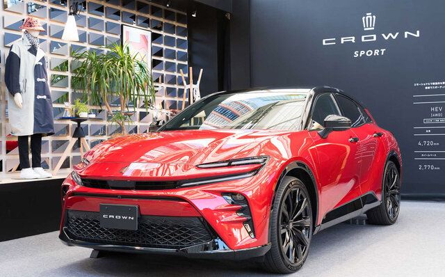 “新しいカタチのスポーツSUV” クラウン スポーツがデビュー｜TOYOTA