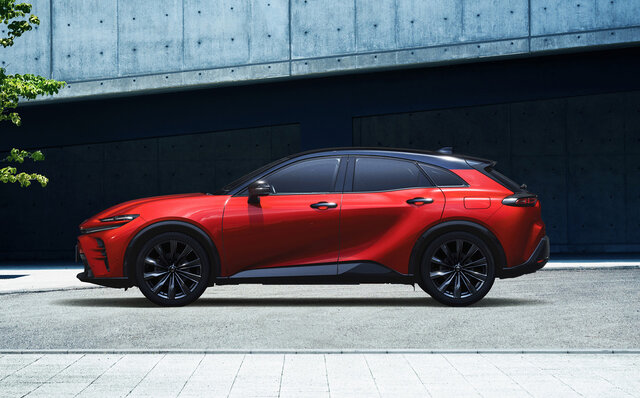 “新しいカタチのスポーツSUV” クラウン スポーツがデビュー｜TOYOTA