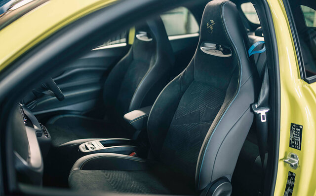 刺激的なエンジンサウンドを楽しめるアバルト初のBEV「アバルト500e」日本上陸|Abarth 刺激的なエンジンサウンドを楽しめるアバルト初のBEV「アバルト500e」日本上陸|Abarth