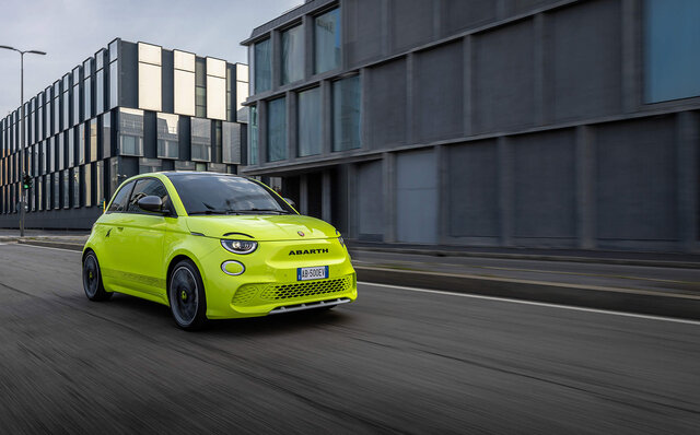 刺激的なエンジンサウンドを楽しめるアバルト初のBEV「アバルト500e」日本上陸|Abarth 刺激的なエンジンサウンドを楽しめるアバルト初のBEV「アバルト500e」日本上陸|Abarth