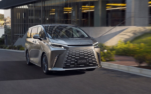 ショーファードリブンに特化したラグジュアリーMPV「レクサス LM」が発売|LEXUS ショーファードリブンに特化したラグジュアリーMPV「レクサス LM」が発売|LEXUS