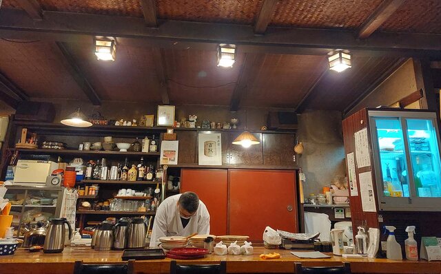 連載エッセイ|#ijichimanのぼやき「味わい深い魅力があふれる、現金払いだけのこだわりを貫く昔ながらの飲み屋」 連載エッセイ|#ijichimanのぼやき「味わい深い魅力があふれる、現金払いだけのこだわりを貫く昔ながらの飲み屋」