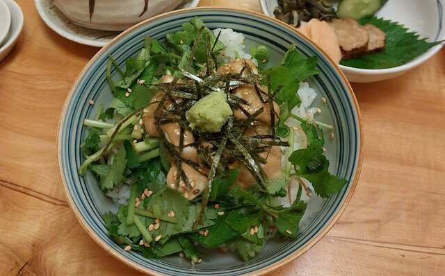 連載エッセイ|#ijichimanのぼやき「味わい深い魅力があふれる、現金払いだけのこだわりを貫く昔ながらの飲み屋」 連載エッセイ|#ijichimanのぼやき「味わい深い魅力があふれる、現金払いだけのこだわりを貫く昔ながらの飲み屋」