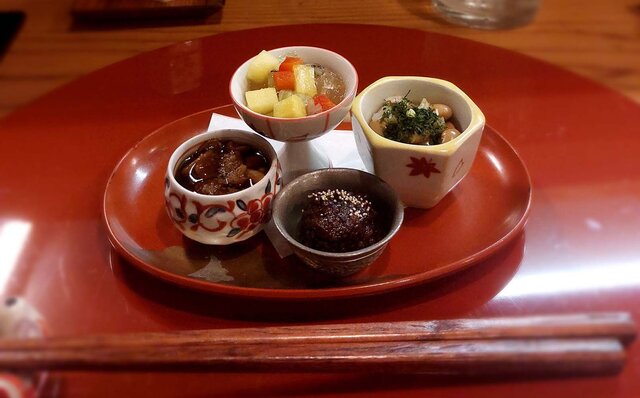 連載エッセイ|#ijichimanのぼやき「味わい深い魅力があふれる、現金払いだけのこだわりを貫く昔ながらの飲み屋」 連載エッセイ|#ijichimanのぼやき「味わい深い魅力があふれる、現金払いだけのこだわりを貫く昔ながらの飲み屋」