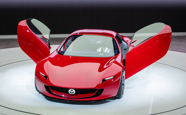 マツダがPHEVのコンパクトスポーツカーコンセプトを世界初披露｜MAZDA 