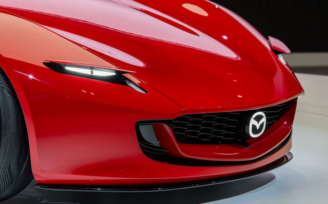 マツダがPHEVのコンパクトスポーツカーコンセプトを世界初披露｜MAZDA 