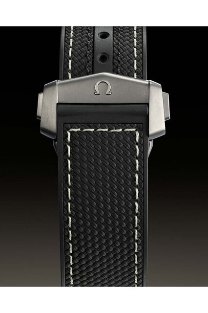 セラミック製の新作「シーマスター プラネットオーシャン ダークグレー」｜OMEGA