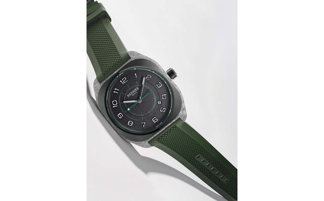 エルメス2023AW新作「H08」「ケリー」鮮やかに輝くウオッチを展開|HERMÈS エルメス2023AW新作「H08」「ケリー」鮮やかに輝くウオッチを展開|HERMÈS