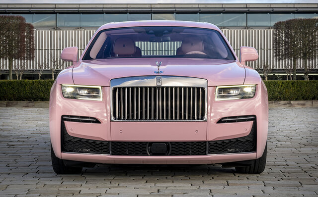 大胆なカラーを纏うロールス・ロイスのビスポークモデルを東京で披露|ROLLS-ROYCE 大胆なカラーを纏うロールス・ロイスのビスポークモデルを東京で披露|ROLLS-ROYCE