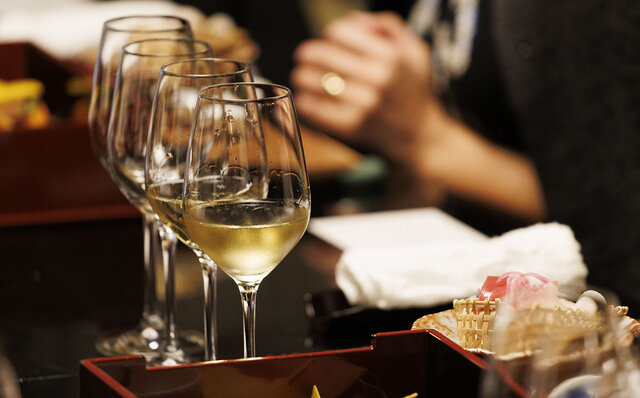 シャンパーニュで乾杯! それは幸せを確認し合うこと|Nicolas Feuillatte シャンパーニュで乾杯! それは幸せを確認し合うこと|Nicolas Feuillatte