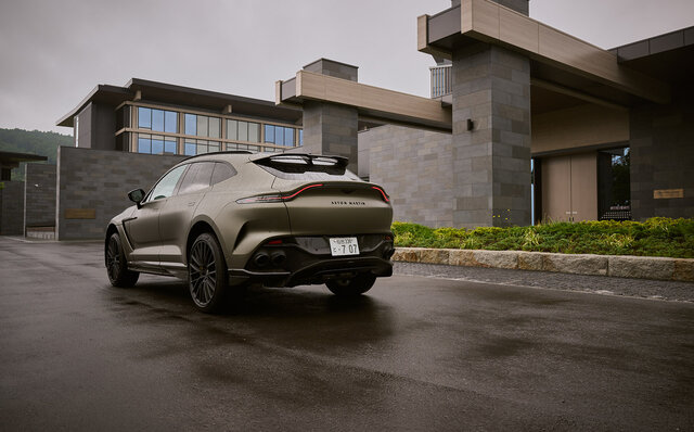 世界で最もパワフルなSUV「アストンマーティンDBX 707」に北海道で試乗｜Aston Martin