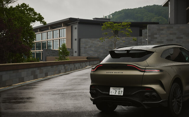 世界で最もパワフルなSUV「アストンマーティンDBX 707」に北海道で試乗｜Aston Martin