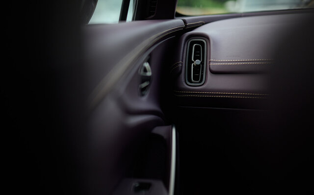 世界で最もパワフルなSUV「アストンマーティンDBX 707」に北海道で試乗｜Aston Martin