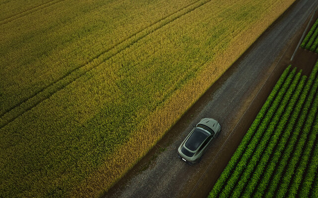 世界で最もパワフルなSUV「アストンマーティンDBX 707」に北海道で試乗｜Aston Martin