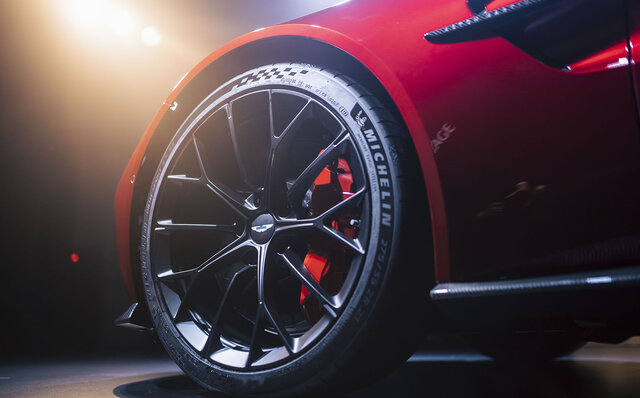 アストンマーティンから史上最速の新型ヴァンテージが誕生｜Aston Martin