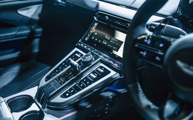 アストンマーティンから史上最速の新型ヴァンテージが誕生｜Aston Martin