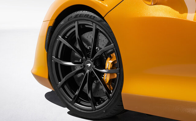 PHEVハイパーカー、アルトゥーラに待望のオープンモデル誕生|McLaren PHEVハイパーカー、アルトゥーラに待望のオープンモデル誕生|McLaren