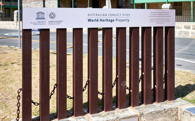 ロットネスト島で、世界一幸せな動物“クオッカ”に恋をした|TRAVEL ロットネスト島で、世界一幸せな動物“クオッカ”に恋をした|TRAVEL