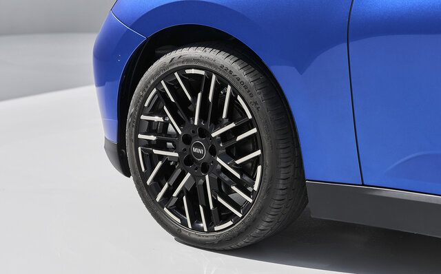 MINIクーパー3ドアが10年ぶりにフルモデルチェンジ｜MINI