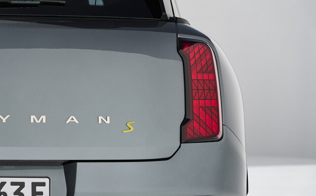 MINIクーパー3ドアが10年ぶりにフルモデルチェンジ｜MINI