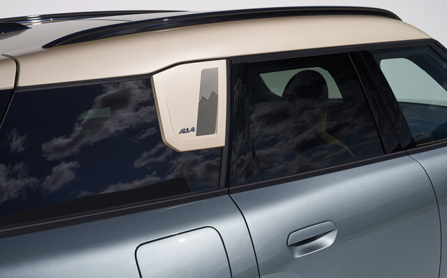 MINIクーパー3ドアが10年ぶりにフルモデルチェンジ｜MINI