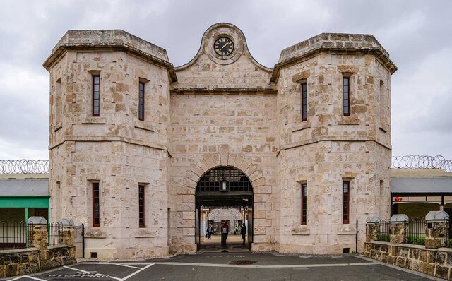 ロットネスト島で、世界一幸せな動物“クオッカ”に恋をした|TRAVEL ロットネスト島で、世界一幸せな動物“クオッカ”に恋をした|TRAVEL