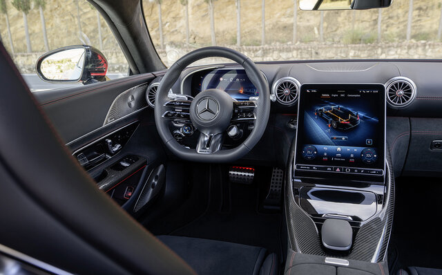 メルセデスAMGのトップパフォーマンスモデル「GTクーペ」が2代目へと進化|Mercedes AMG メルセデスAMGのトップパフォーマンスモデル「GTクーペ」が2代目へと進化|Mercedes AMG