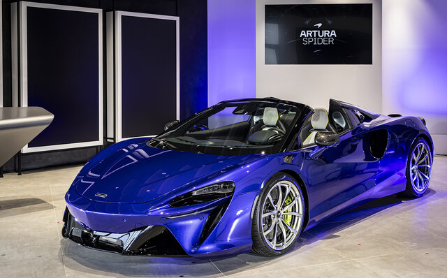 マクラーレン初のハイパフォーマンス ハイブリッド コンバーチブル「アルトゥーラ スパイダー」が日本上陸