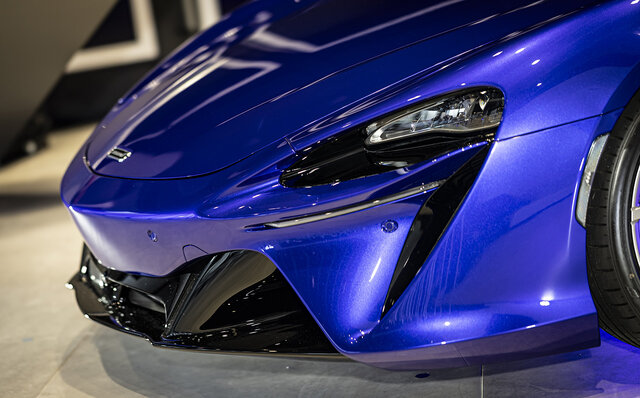 マクラーレン初のハイパフォーマンス ハイブリッド コンバーチブル「アルトゥーラ スパイダー」が日本上陸