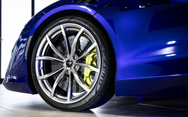 マクラーレン初のハイパフォーマンス ハイブリッド コンバーチブル「アルトゥーラ スパイダー」が日本上陸