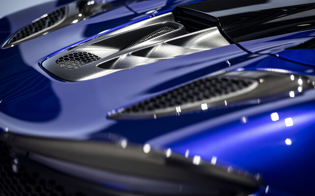 マクラーレン初のハイパフォーマンス ハイブリッド コンバーチブル「アルトゥーラ スパイダー」が日本上陸