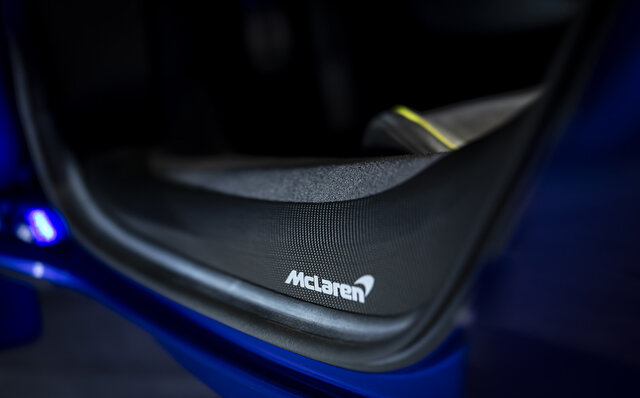 マクラーレン初のハイパフォーマンス ハイブリッド コンバーチブル「アルトゥーラ スパイダー」が日本上陸