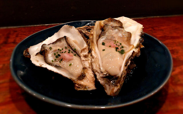 連載エッセイ|#ijichimanのぼやき「-美味しいのは大前提、大事なのは“間”と“距離感”- ひとりで行きたくなるお店」 連載エッセイ|#ijichimanのぼやき「-美味しいのは大前提、大事なのは“間”と“距離感”- ひとりで行きたくなるお店」