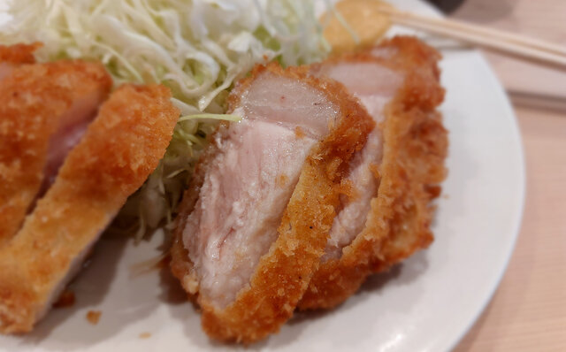 連載エッセイ|#ijichimanのぼやき「-美味しいのは大前提、大事なのは“間”と“距離感”- ひとりで行きたくなるお店」 連載エッセイ|#ijichimanのぼやき「-美味しいのは大前提、大事なのは“間”と“距離感”- ひとりで行きたくなるお店」