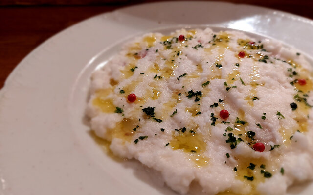 連載エッセイ|#ijichimanのぼやき「-美味しいのは大前提、大事なのは“間”と“距離感”- ひとりで行きたくなるお店」 連載エッセイ|#ijichimanのぼやき「-美味しいのは大前提、大事なのは“間”と“距離感”- ひとりで行きたくなるお店」