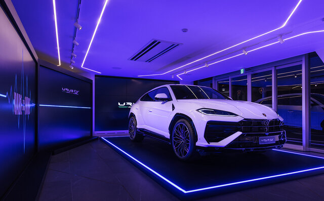 システム最高出力800ps──ランボルギーニ初となるPHEVスーパーSUV「ウルスSE」が日本上陸｜Lamborghini