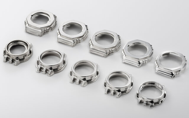 シンプルかつアイコニック！　フルメタル外装をさらりと楽しむ大人のG-SHOCK｜CASIO