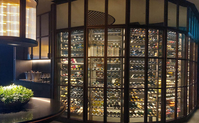 刻々と移ろう東京タワービューとエネルギッシュなライブキッチンに魂が心地よく揺さぶられる体験を｜JANU TOKYO