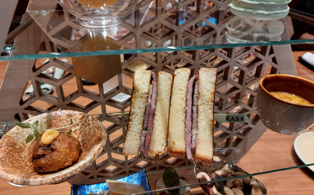 プルマン東京田町で感じるフランスの風。伝統的なセイボリーとシャンパンで楽しむ「夏のハイティー」|EAT プルマン東京田町で感じるフランスの風。伝統的なセイボリーとシャンパンで楽しむ「夏のハイティー」|EAT