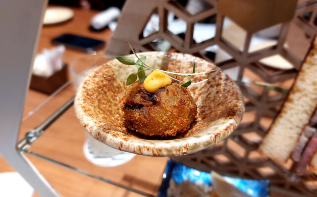 プルマン東京田町で感じるフランスの風。伝統的なセイボリーとシャンパンで楽しむ「夏のハイティー」|EAT プルマン東京田町で感じるフランスの風。伝統的なセイボリーとシャンパンで楽しむ「夏のハイティー」|EAT